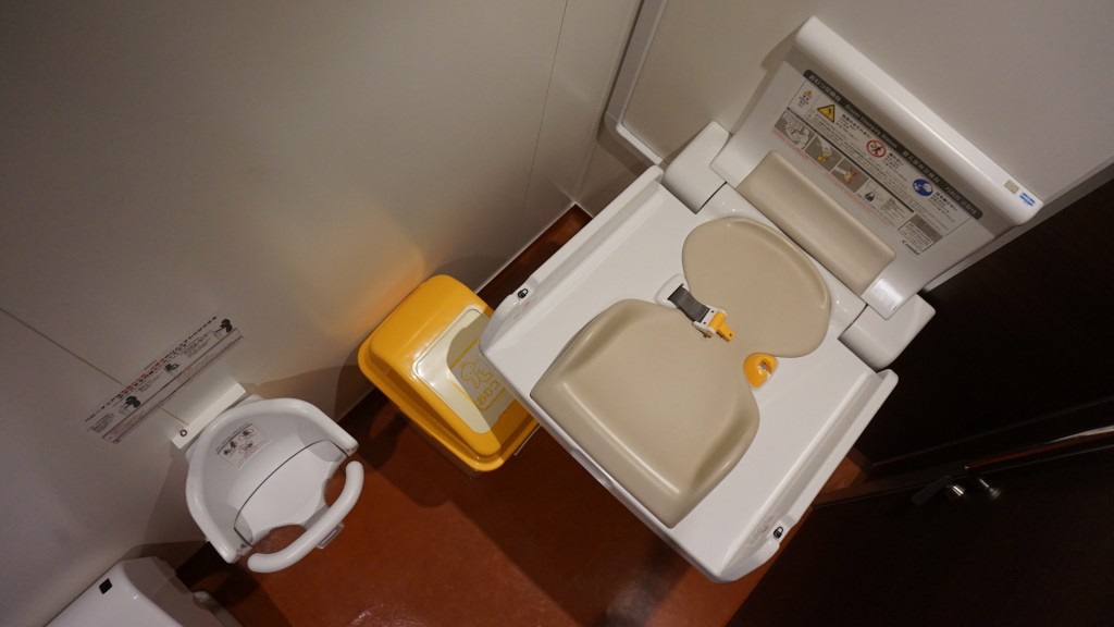 東京タワー　男性　男子　トイレ　おむつ　オムツ　ベビールーム　授乳室